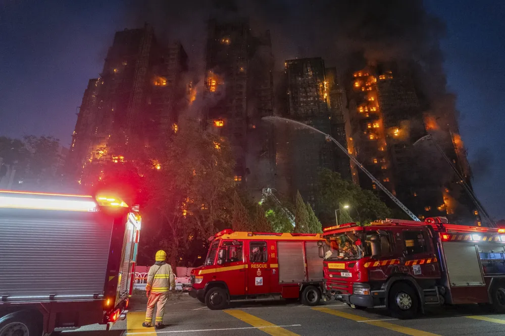 (FOTO) Jo&scaron; uvijek gore soliteri u Hong Kongu, najmanje 55 mrtvih, 279 nestalih