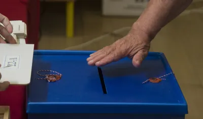 Demokratija jača, ali politička trgovina opstaje