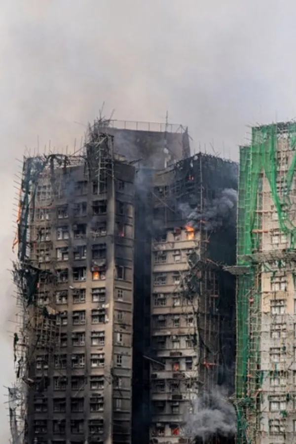 (FOTO) Najsmrtonosniji požar u Hongkongu u posljednjih 80 godina: Alarmi nisu radili