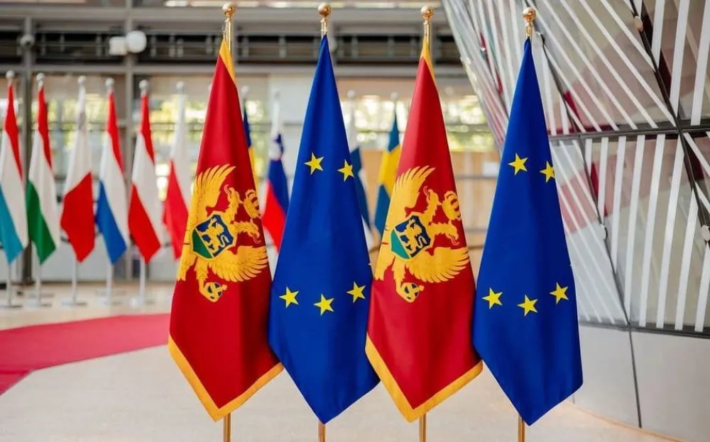 Sagovornici "Dana": Mije&scaron;anje Zapada pokazuje slabost političkih elita u Crnoj Gori