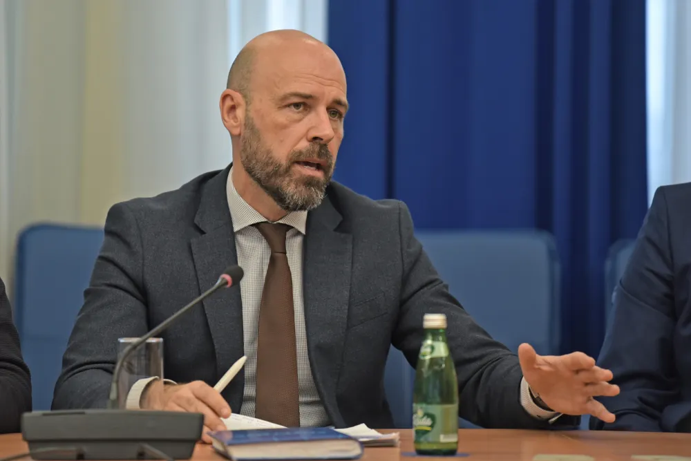Bulatović će savjetovati Đukanovića