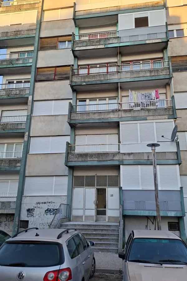 Obavljen uviđaj povodom dvostrukog ubistva u Nik&scaron;iću, data naredba za obdukciju