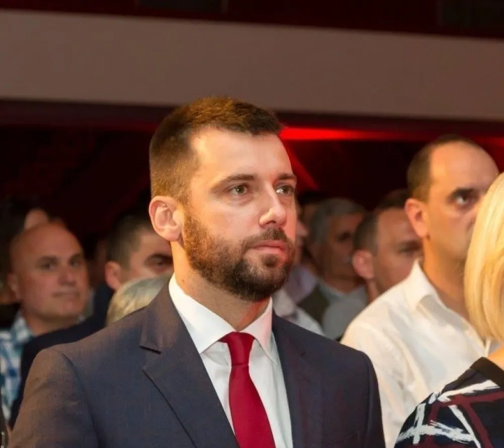 Zeković: Lider parlamentarne većine koja &ldquo;iskreno teži EU&rdquo;, smatra da je malo &scaron;ta nedostojanstveno kao evropska perspektiva