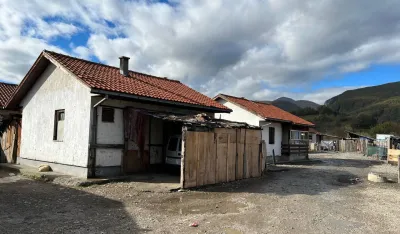 Te&scaron;ki uslovi života Roma i Egipćana u Beranama: Nezaposlenost, zanemarenost i siroma&scaron;tvo kao trajno stanje