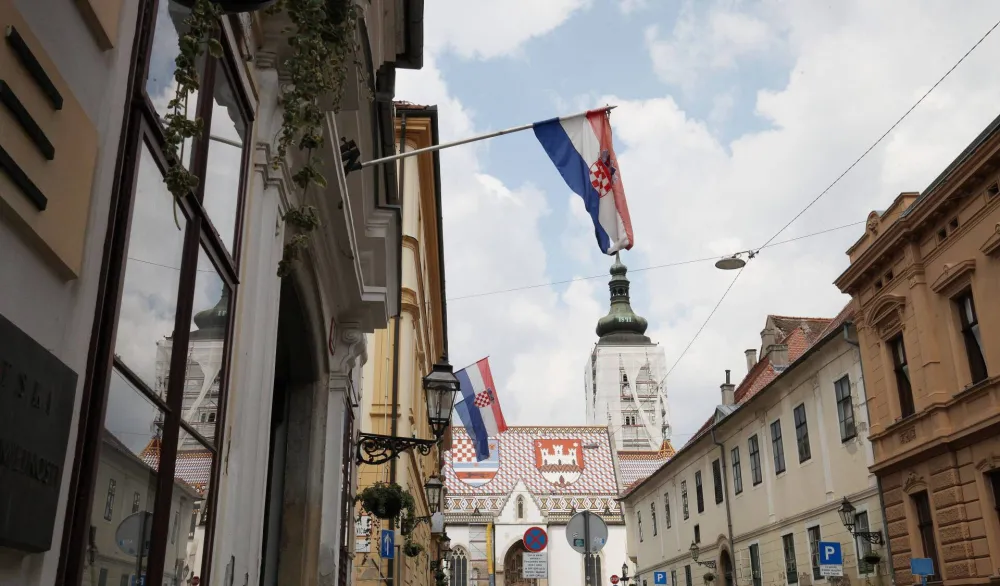 Dvije trećine Hrvata smatra da im je država na pogre&scaron;nom putu
