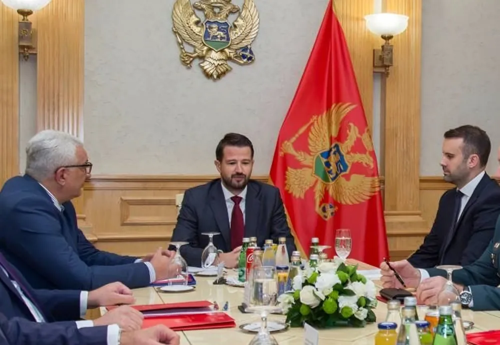 Vojsku zasjenila politika, unapređenja i obuke pripadnika VSCG na čekanju