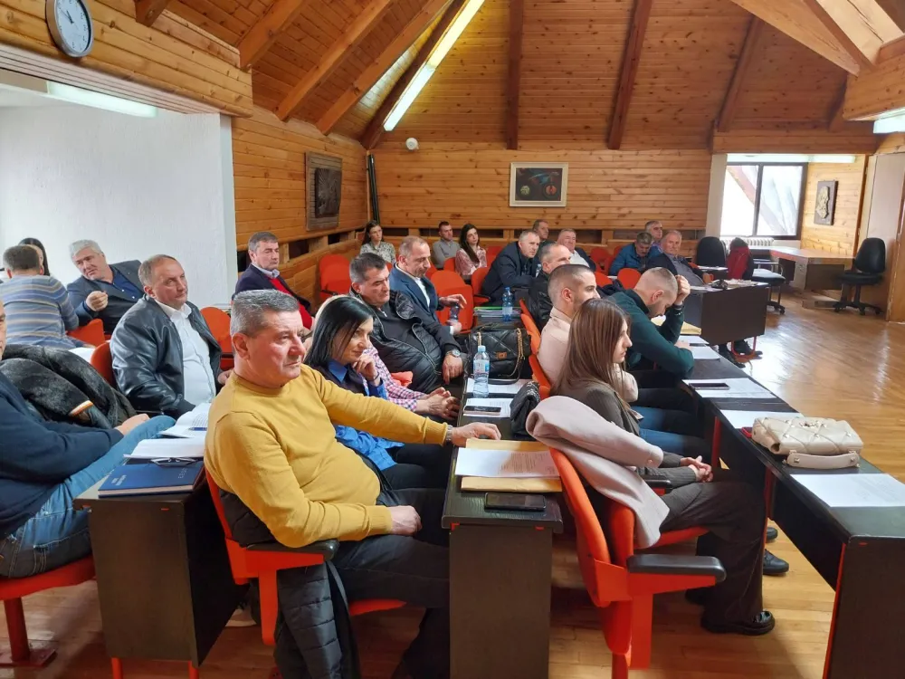 Budžet pro&scaron;ao, saga oko trga-kasarne se nastavlja