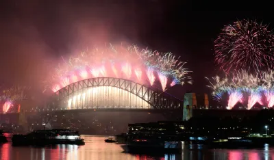 (VIDEO/FOTO) Spektakl &scaron;irom svijeta: Vatromet, svjetlosni i vodeni performans za doček 2026. godine