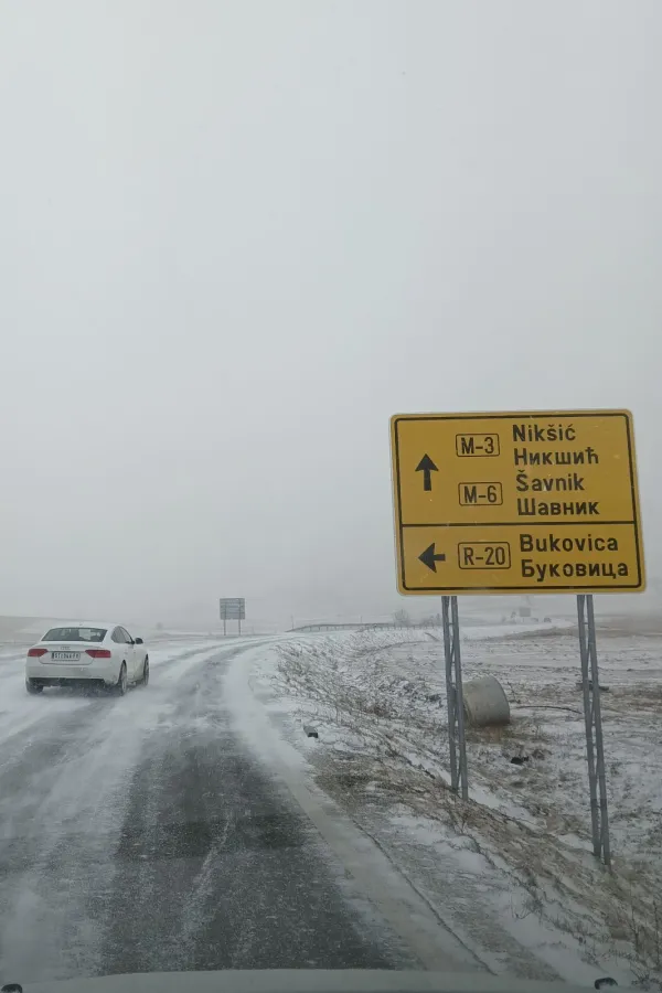Vi&scaron;e nezgoda prema &Scaron;avniku, pet povrijeđenih, autobus proklizao