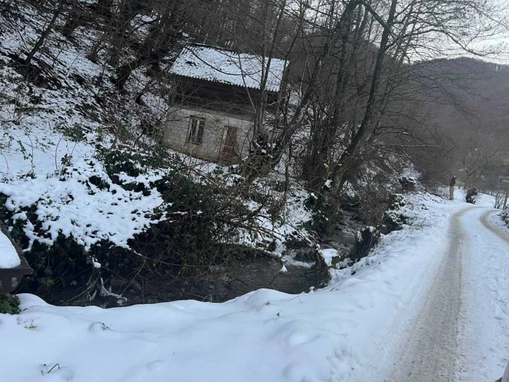 Oprezno zbog poledice u vi&scaron;im predjelima, mjestimične obustave saobraćaja