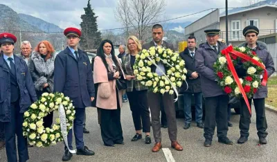 Polaganjem vijenaca, obilježene dvije decenije od željezničke tragedije na Bioču
