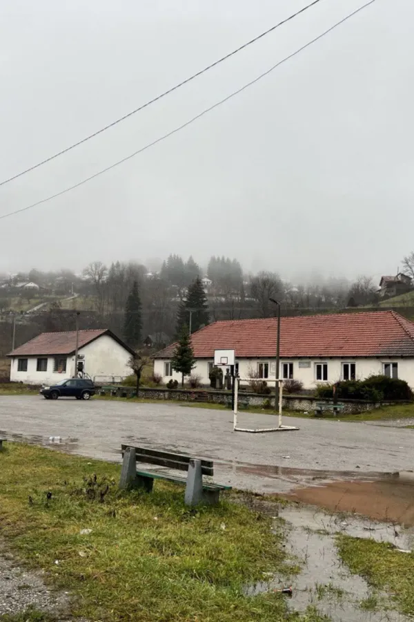 Prazne &scaron;kolske klupe otkrivaju pravu sliku stanja na sjeveru&nbsp;