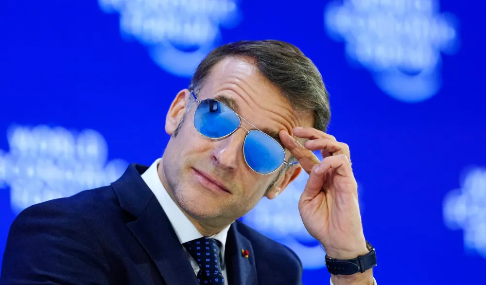 Skočila prodaja naočara za sunce koje nosi francuski predsednik