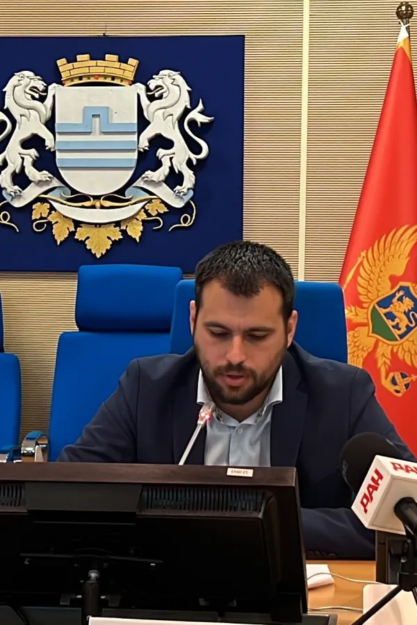 Ve&scaron;ović: Pomagali bi i &scaron;kolske boravke kada bi se plaćali