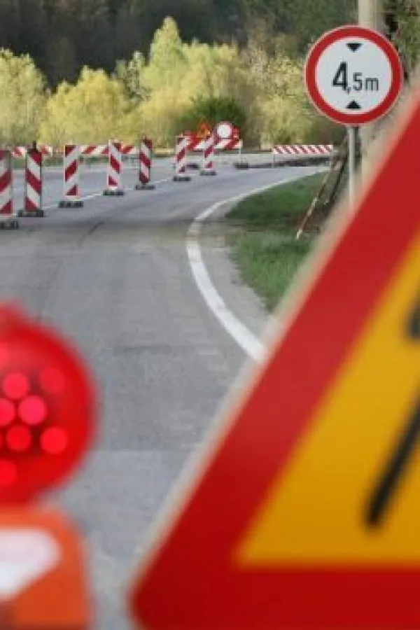 Radovi na vi&scaron;e dionica, učestali sitni odroni