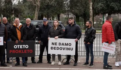 Protest mje&scaron;tana Gornje Gorice: "Želimo da nam se vrati zemlja, oteto je prokleto"