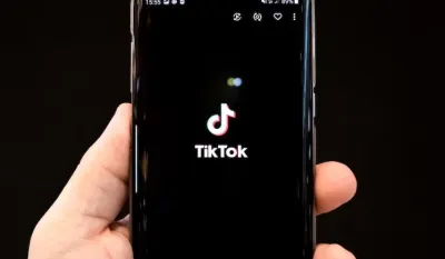 Evropska komisija: TikTok podstiče zavisnost i kr&scaron;i Akt o digitalnim uslugama