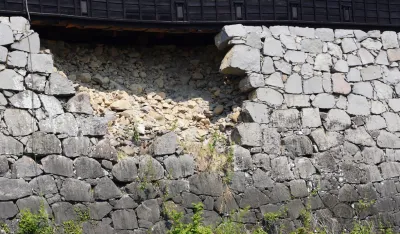 (FOTO) Uru&scaron;io se zid manastira: Poginula djeca