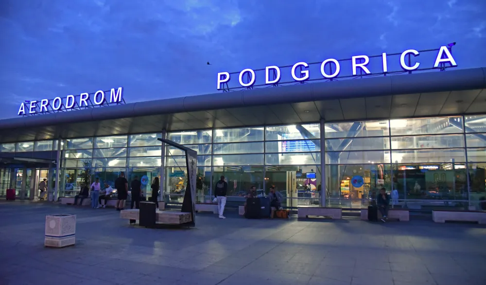 Vlada uzima Zeti i Tivtu pola milijarde eura od koncesije za aerodrome