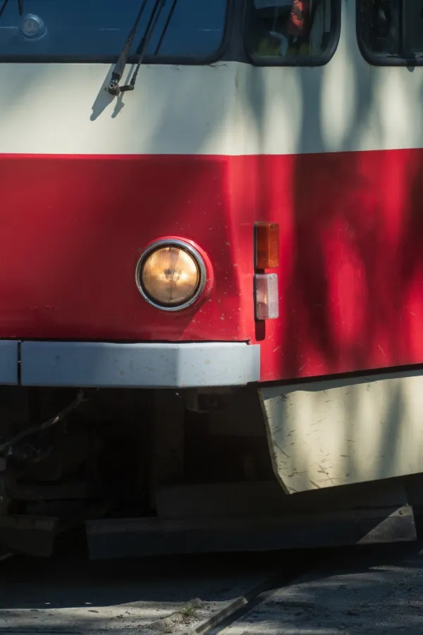 Sarajevo: Tramvaj iskočio iz &scaron;ina, ima i povrijeđenih