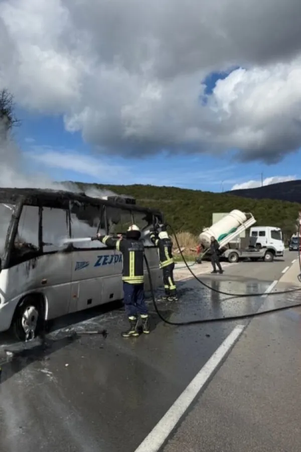 Ulcinj: Izgorio autobus, nema povrijeđenih