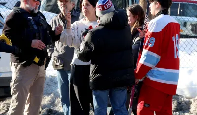 Pucnjava na klizali&scaron;tu u SAD: Dvoje ubijenih na hokeja&scaron;koj utakmici, ima i ranjenih
