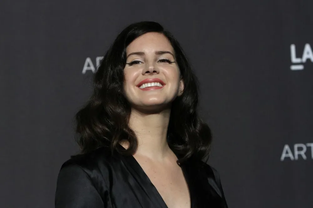 Lana Del Rej objavila singl &ldquo;White Feather Hawk Tail Deer Hunter&rdquo;