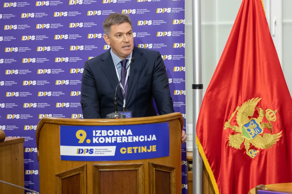 Huter: Ne možemo ćutati na konstantno&nbsp;vrijeđanje Crnogoraca i Crnogorki