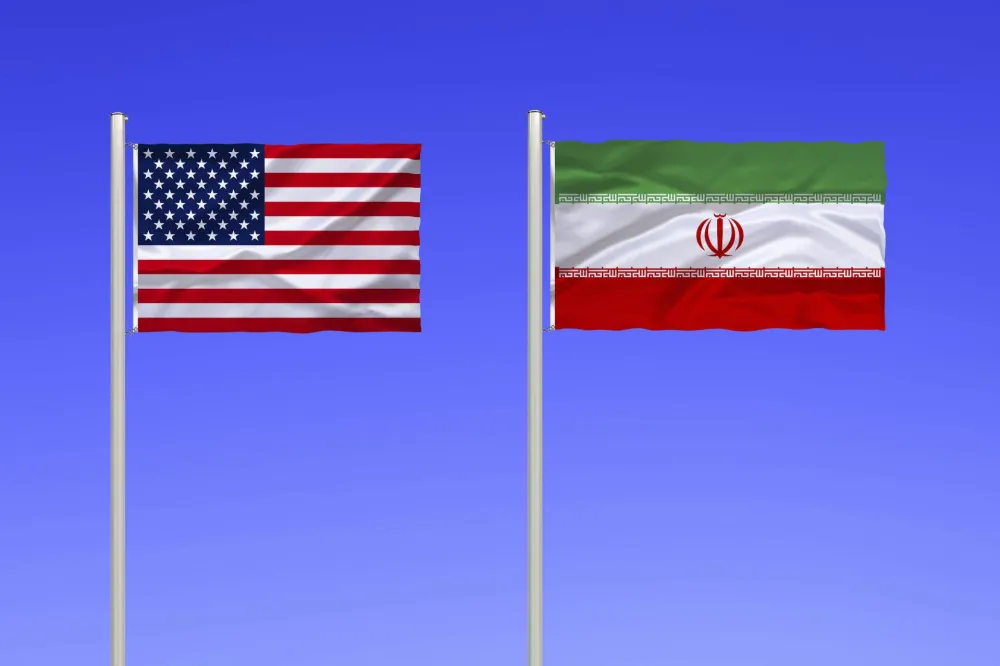 Amerika gomila snage, Iran pod pritiskom
