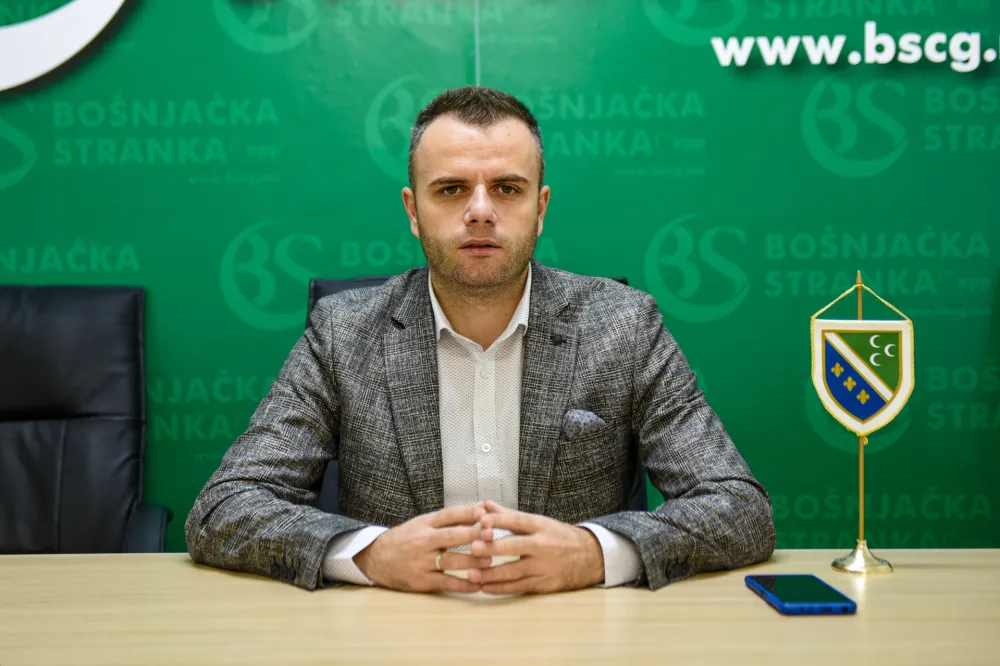 Omeragić podnio ostavku na mjesto konzula u Njujorku, nastavlja kao poslanik