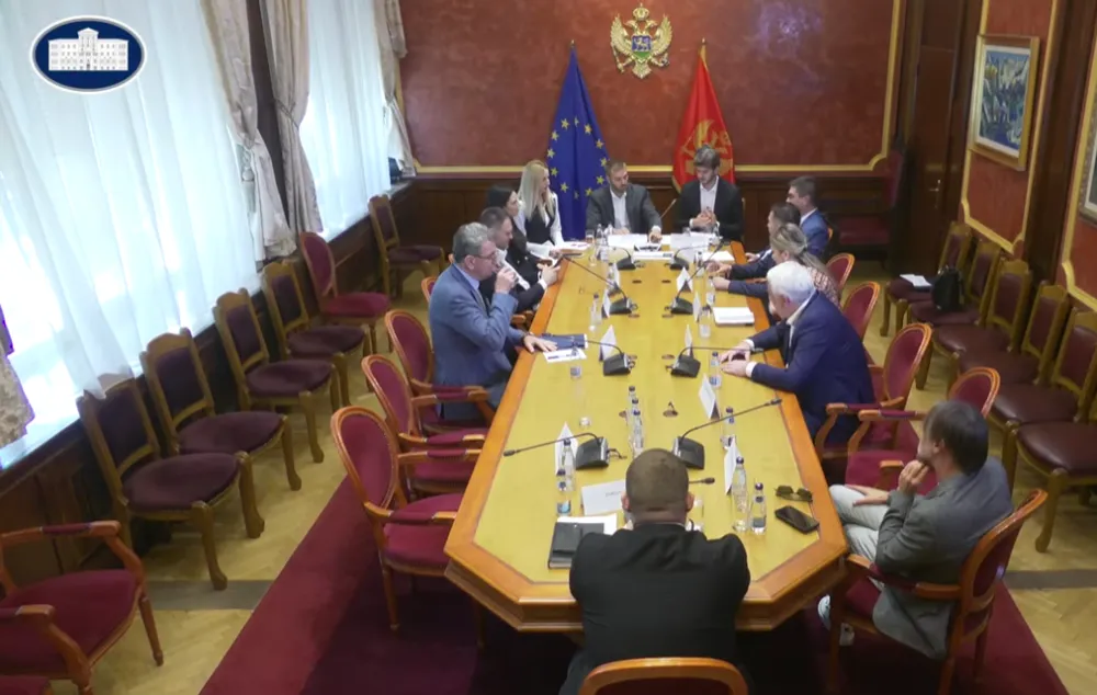 Zakoni će se donositi naprečac i po volji većine