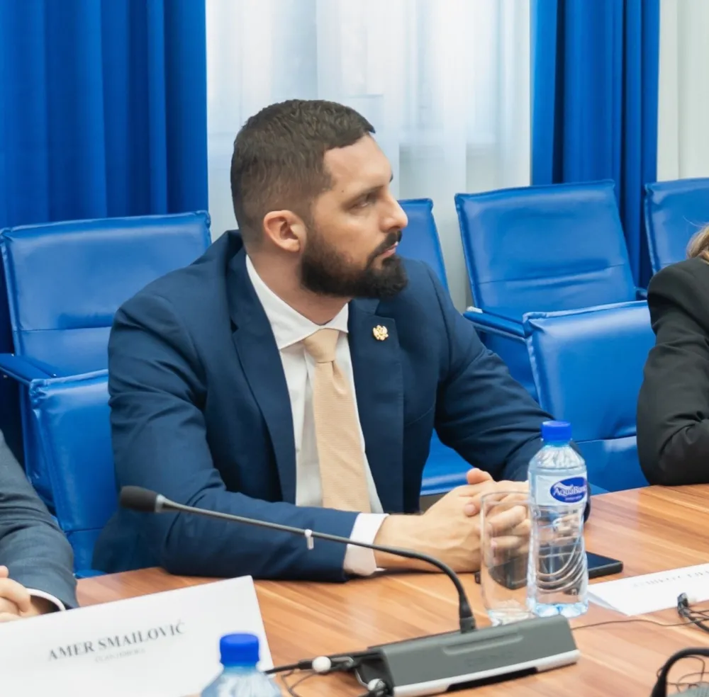 Leković: Nikolić&nbsp;proceduralnim manevrom poku&scaron;ava da spriječi saslu&scaron;anje Đukanovića