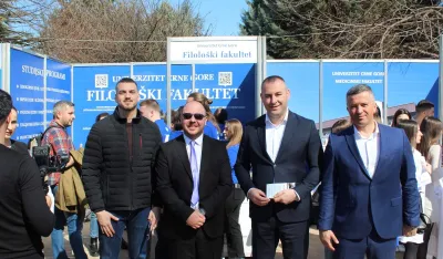 Šćekić posjetio Summer job 2026, razgovarao sa predstavnicima Filološkog fakulteta