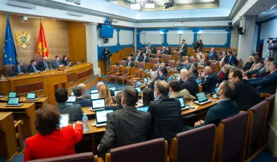 Dvije "mazde" za pripadnike Mandićevog obezbjeđenja