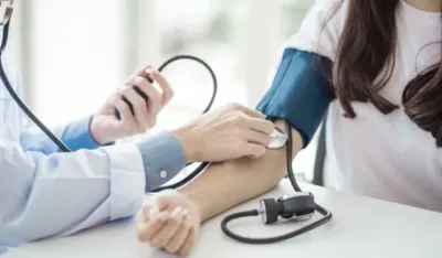 Jedna jutarnja gre&scaron;ka može biti opasna: Evo &scaron;ta izbjegavati kod visokog pritiska