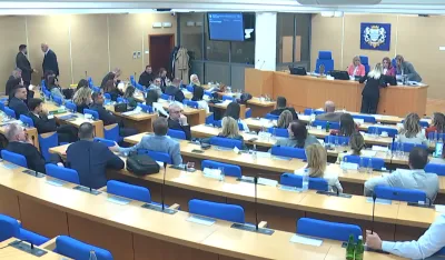 Ve&scaron;ović: Skup&scaron;tina ponovo da razmotri subvencije za boravak