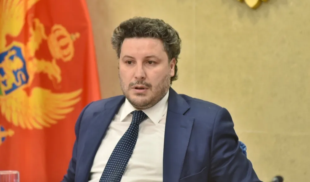 URA: Sestrić Gvozdenovića prijetio Abazoviću zbog Možure