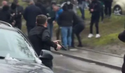 Incidenti na izborima u Srbiji: Tuča ispred sjedi&scaron;ta SNS-a u Boru, u Bajinoj Ba&scaron;ti mu&scaron;karac nosio pi&scaron;tolj