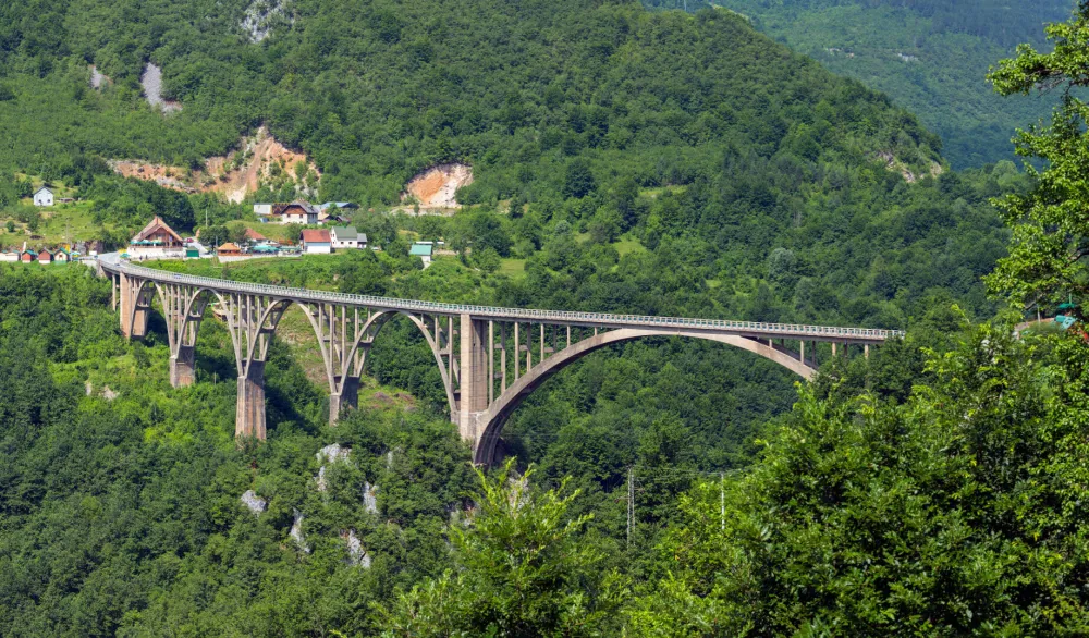 Vozačima omogućeni termini prolaska uprkos obustavama na mostu Đurđevića Tara