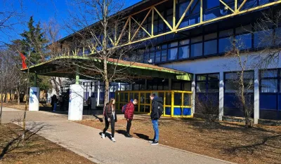 Dojava o bombama u nik&scaron;ićkim &scaron;kolama, policija na terenu