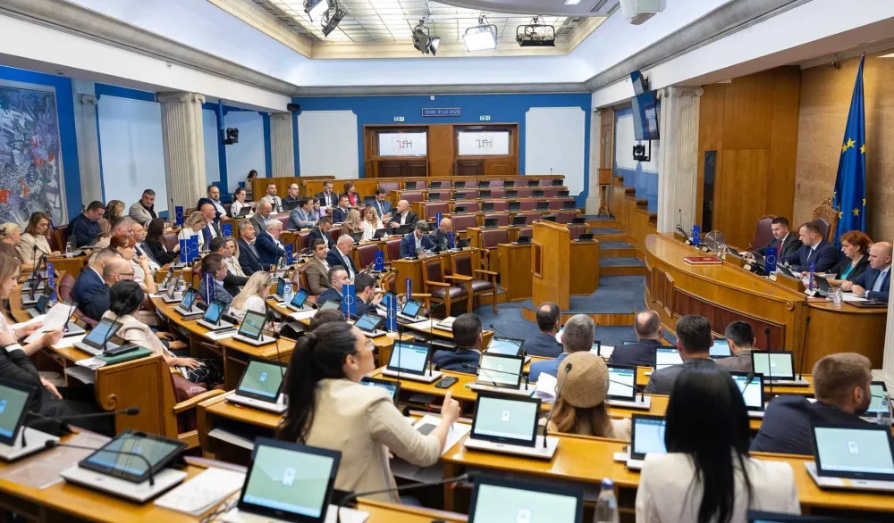 Građani finansiraju političke partije: Milione tro&scaron;e, za novac ne brinu