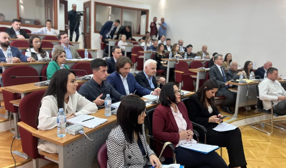 Са јучерашњег засиједања