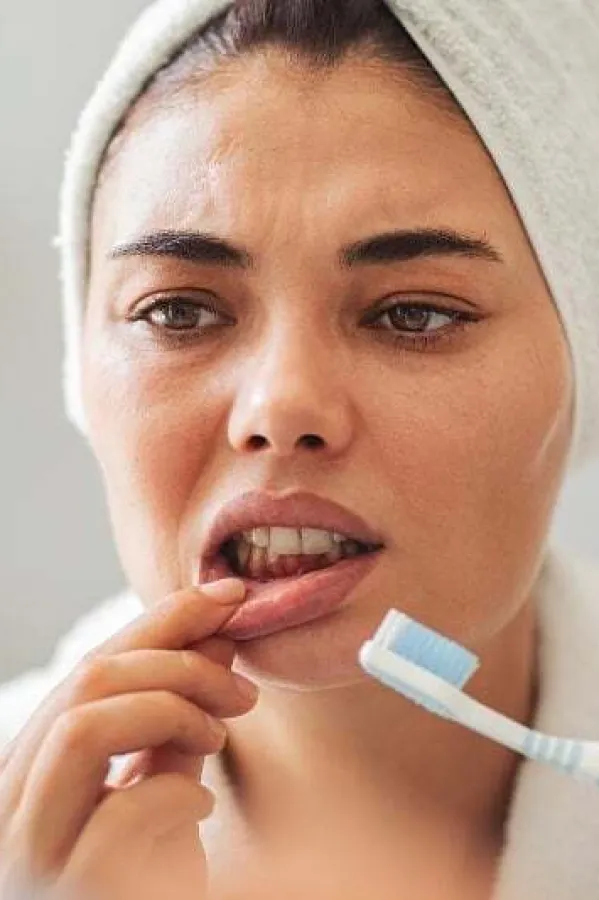 Desni vam često krvave? Nedostatak ovog vitamina može biti uzrok