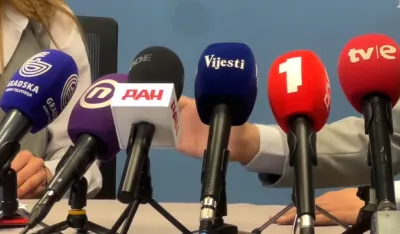Medijski poslenici dočekuju 3. maj u okolnostima pada slobode &scaron;tampe: Vlast preuzela ključne prakse DPS-a