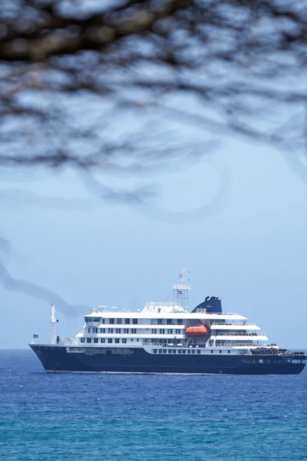 Kruzer MV Hondijus u ponedjeljak 4. maja 2026. godine u blizini Zelenortskih ostrva