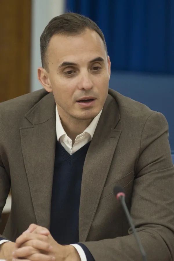 Konatar: Pozivam sve poslanike i ministre da zajedno pomognemo osobama i djeci sa autizmom
