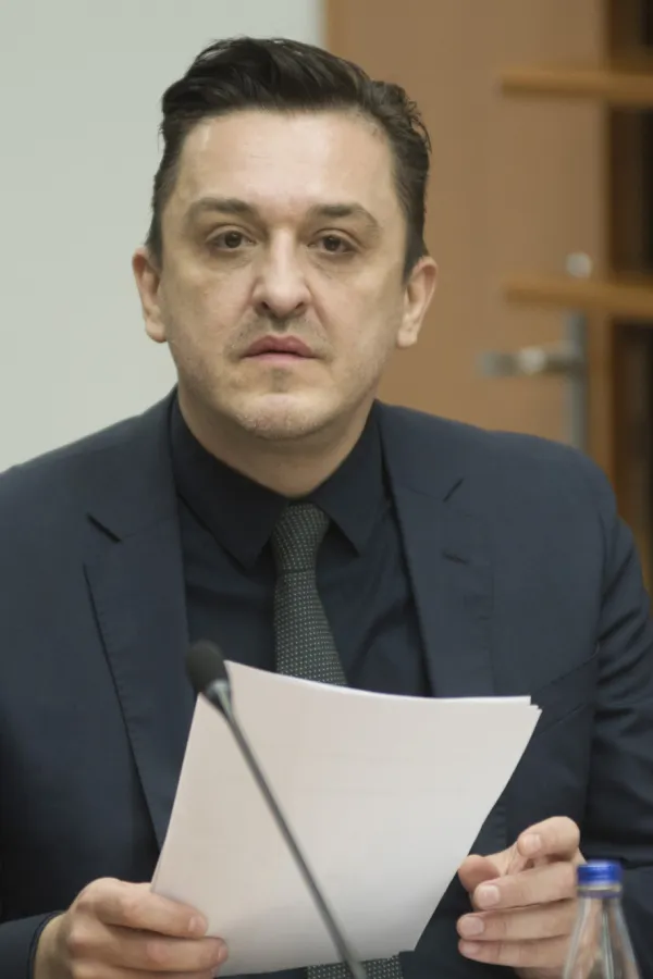 Vlada diže akcize kad dizel treba da pojeftini