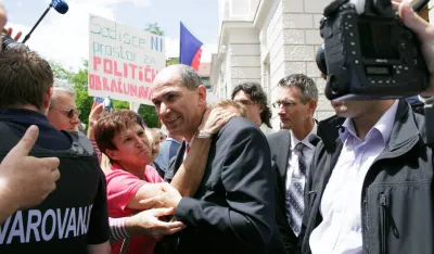 Slovenija formira desničarsku vladu, na čelu Janez Janša
