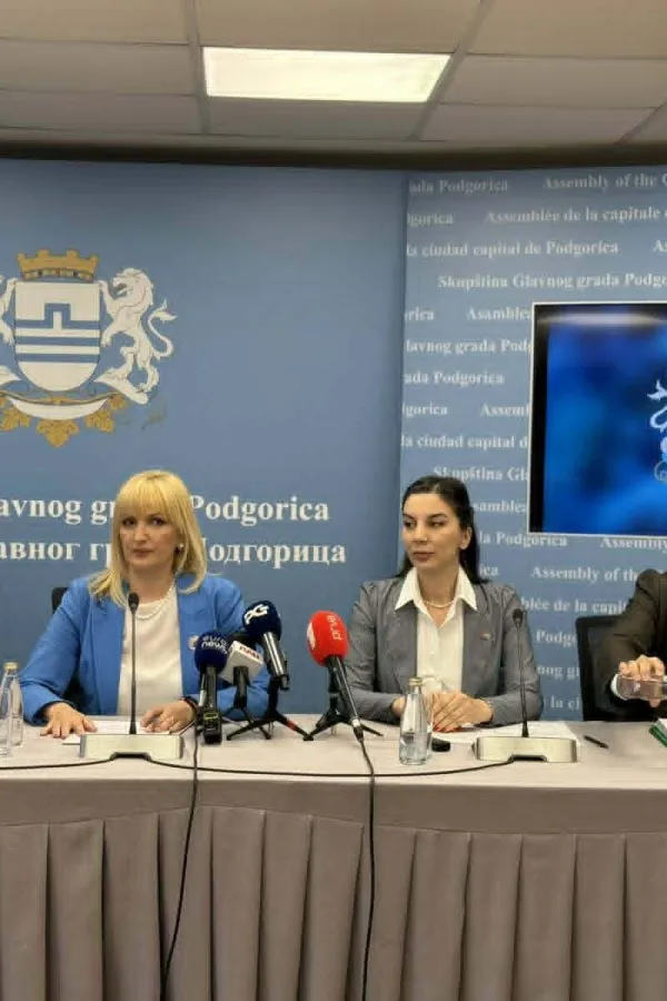 &Scaron;ansa opoziciji da sa dijelom vlasti formira novu većinu