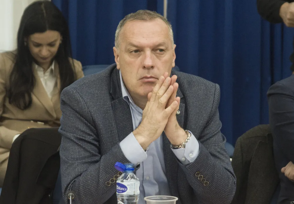 Predstavljeni rezultati istraživanja zadovoljstva nastavnika poslom: Slabo plaćeni, a reformu čekaju "kao ozebli sunce"